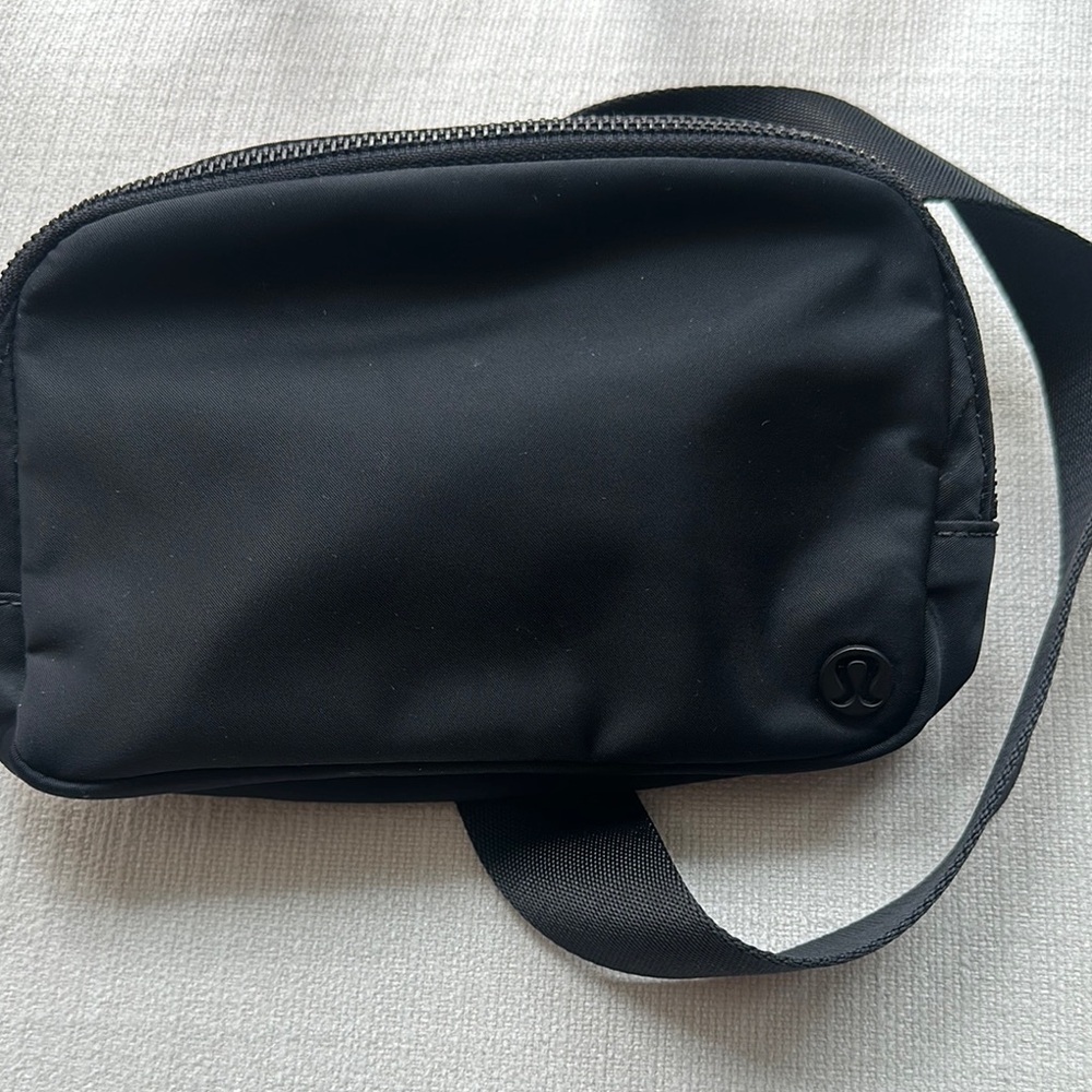 lululemon athletica Black Men's Bag